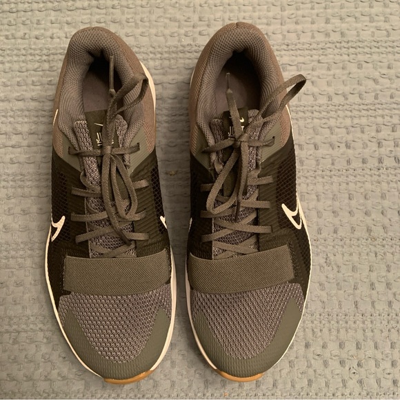 Nike MC Trainer 2 Grey Black White Gum‎ Running Shoes DM0823-007 Men's Size 9.5 - Picture 1 of 8